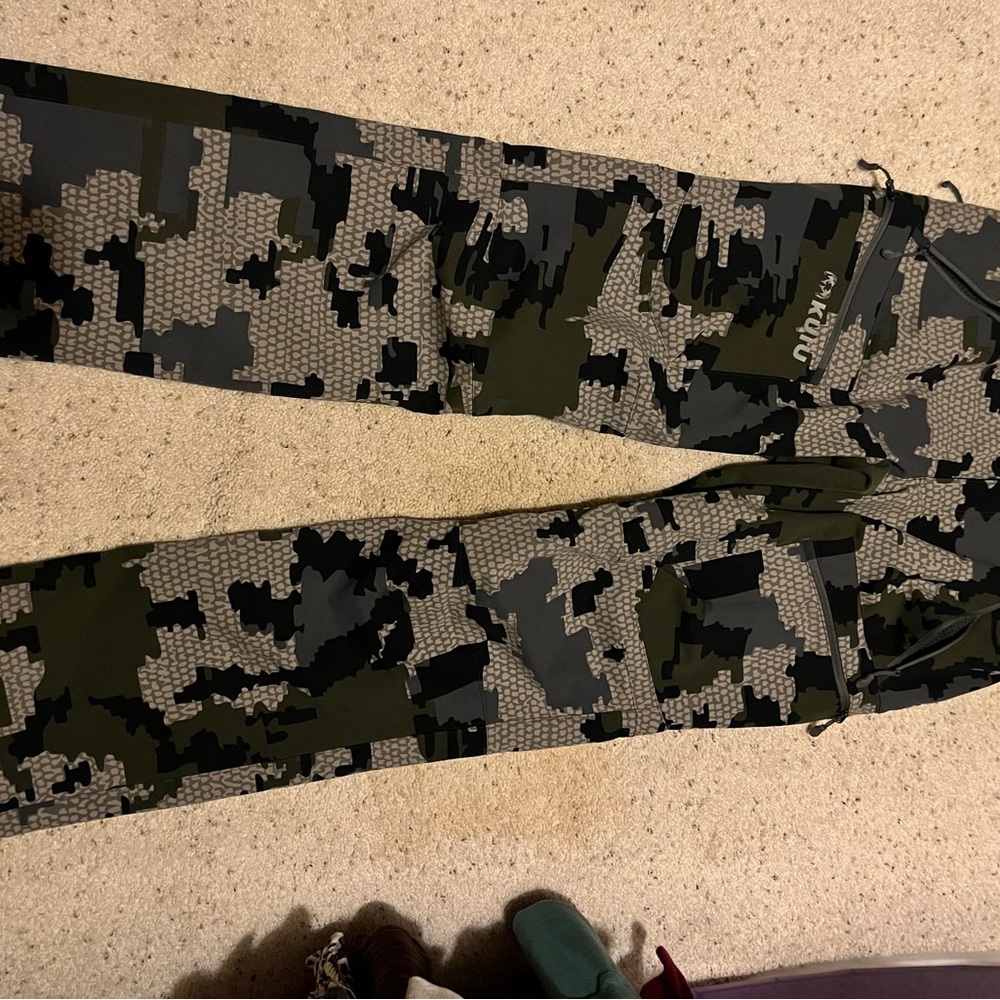 KUIU Green and Gray Outdoor Pants